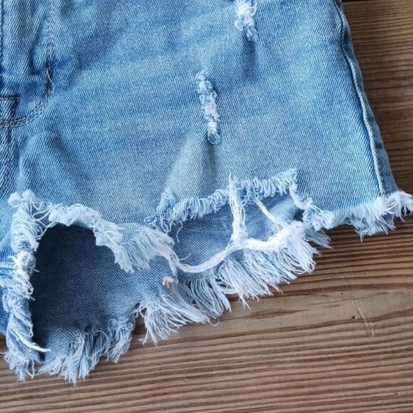 Mossimo high rise, distressed Jean shorts size 10 - Picture 2 of 10